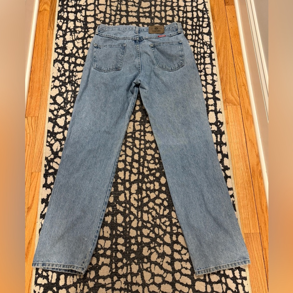 Wrangler Women's Classic Blue Denim Jeans - Picture 6 of 7